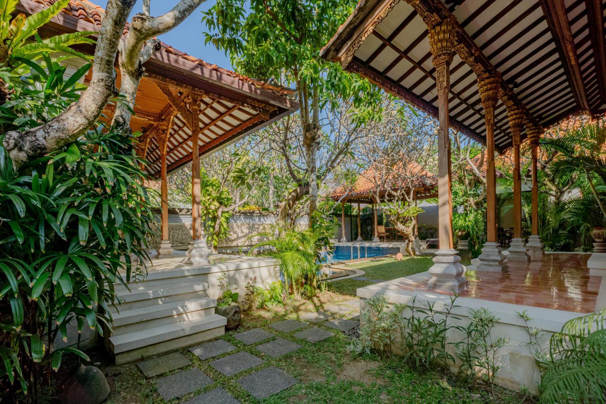 Puri Kedaton Batujimbar विला Sanur (Bali)